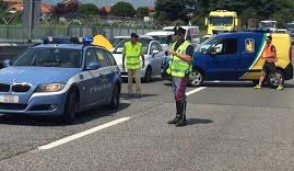 Pericoloso incidente: un' autocisterna manda in tilt il traffico sulla strada per l'aeroporto