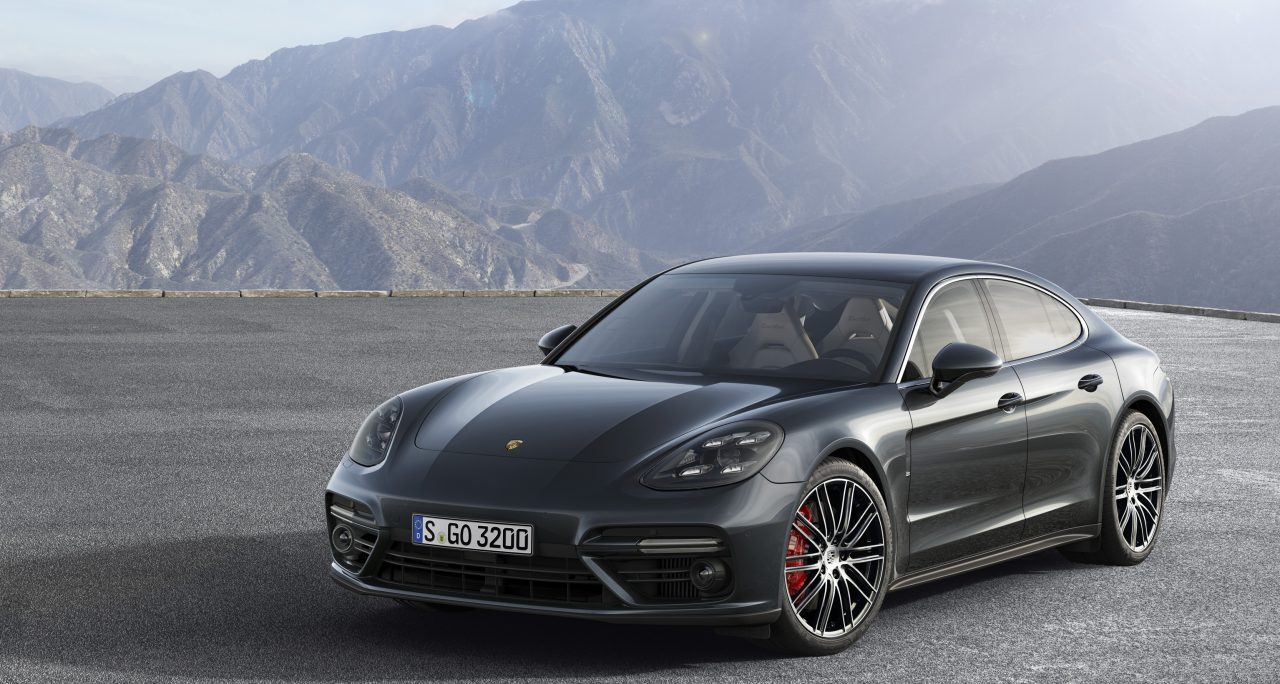 Porsche Panamera, l’ammiraglia si dà arie da 911
