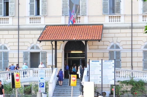 Chivasso, rubati farmaci per migliaia di euro dall’ospedale: ritrovati dopo poco