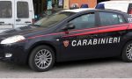 I ladri entrano in casa mentre dormono e poi scappano con l'auto parcheggiata in garage