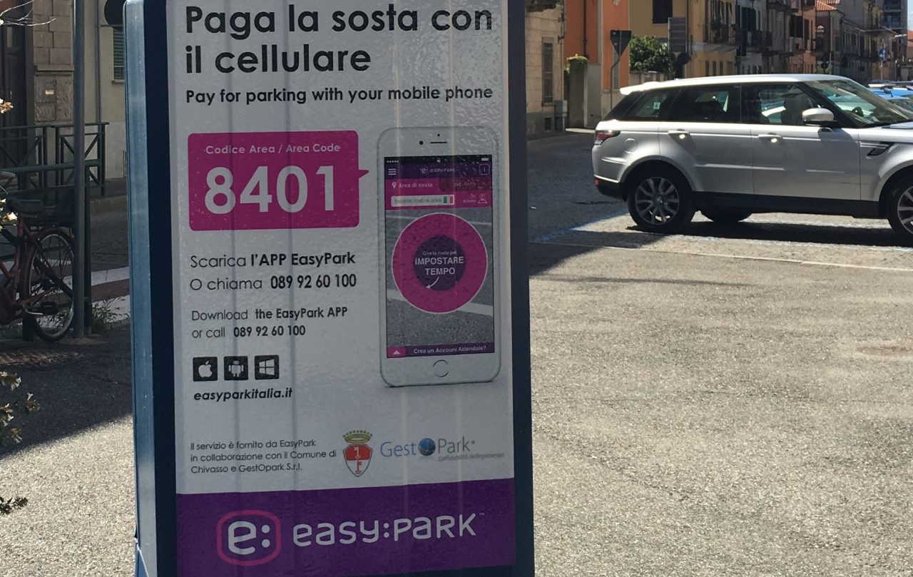Il parcheggio si paga col cellulare