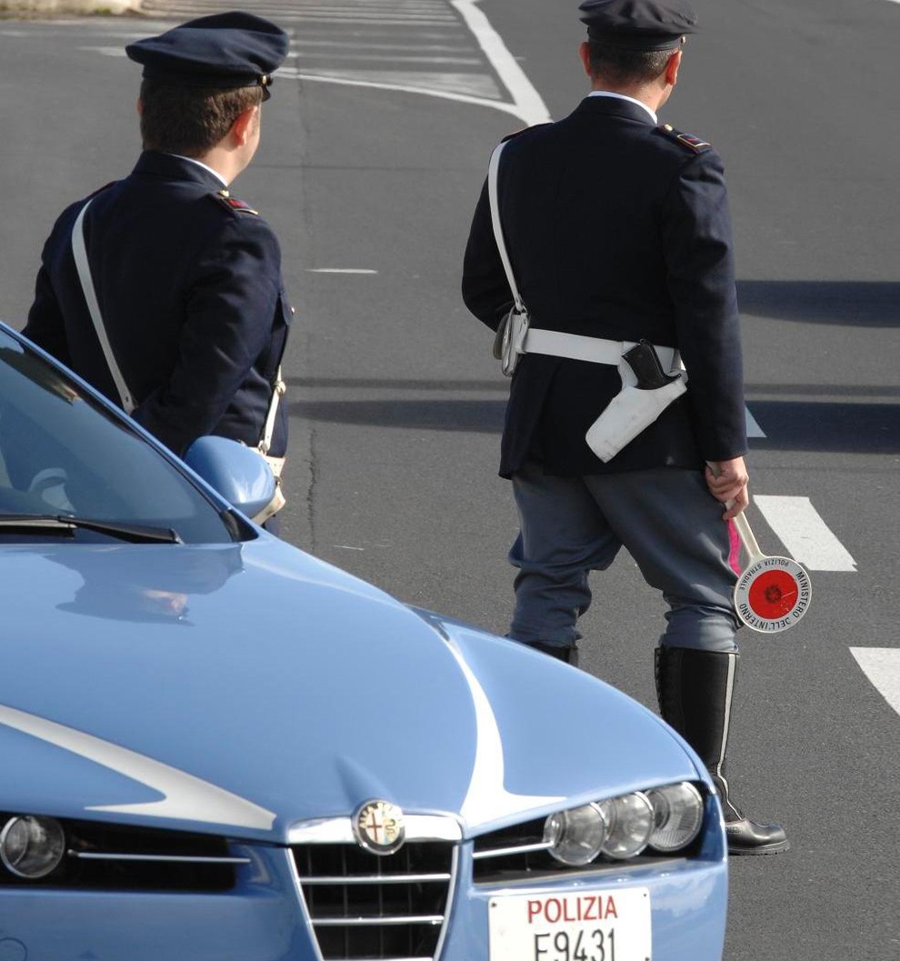 Rubavano auto di lusso durante le partite della Juventus: 27 arresti