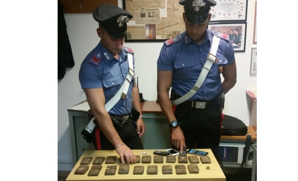 Spaccio di droga familiare. Le zie del pusher nascondevano stupefacenti e droga