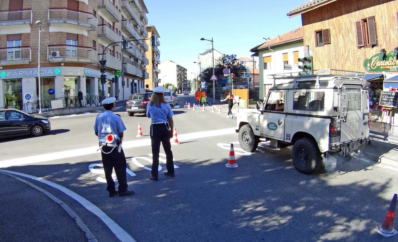 Sosta selvaggia davanti alle scuole