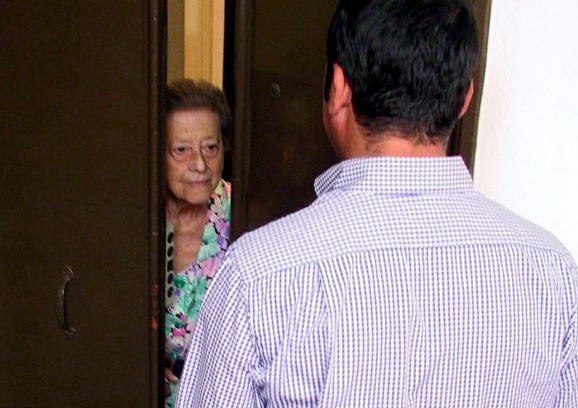 Crescentino: falsi incaricati del gas chiedono di entrare in casa