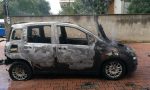 Incendio: un'auto va a fuoco in un cortile a Settimo