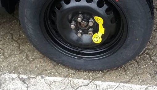 Tagliano le gonne delle auto