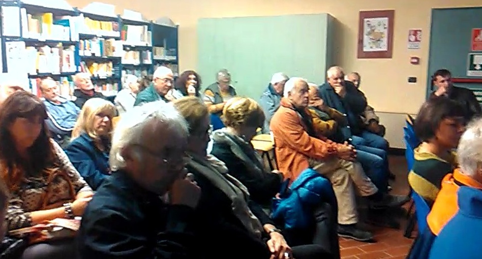 Otto migranti ospiti della Curia a Castagneto: dibattito in paese