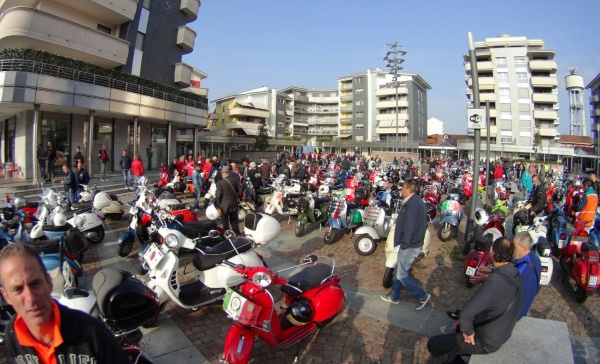 Settimo in festa tra Vespe e tanti sapori