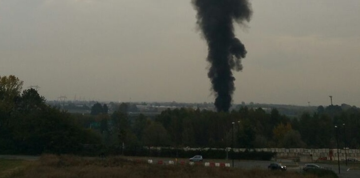 Tra Venaria e Torino colonna di fumo e odore in tangenziale