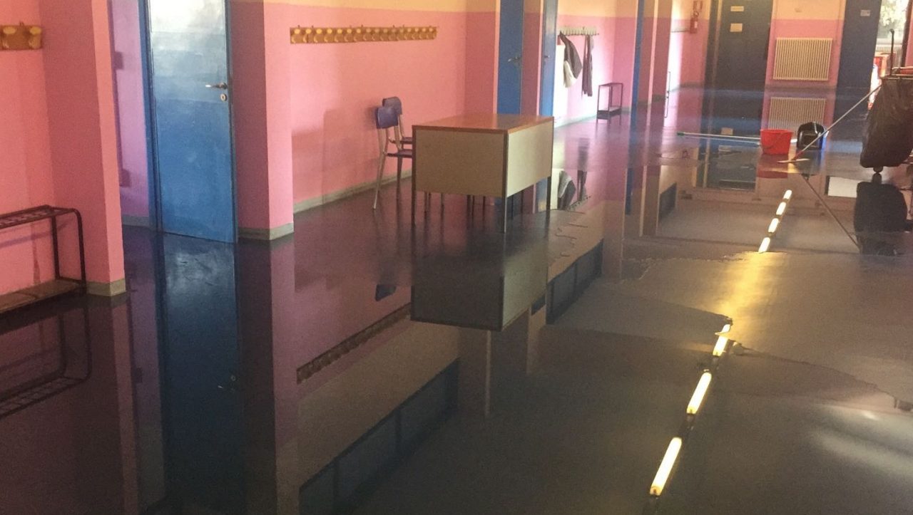 Trovato uno dei vandali della scuola Blatta: 17enne denunciato