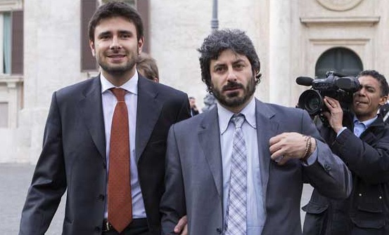 Big grillini in piazza a Chivasso: domani, Di Battista, Fico e Crimi per il No
