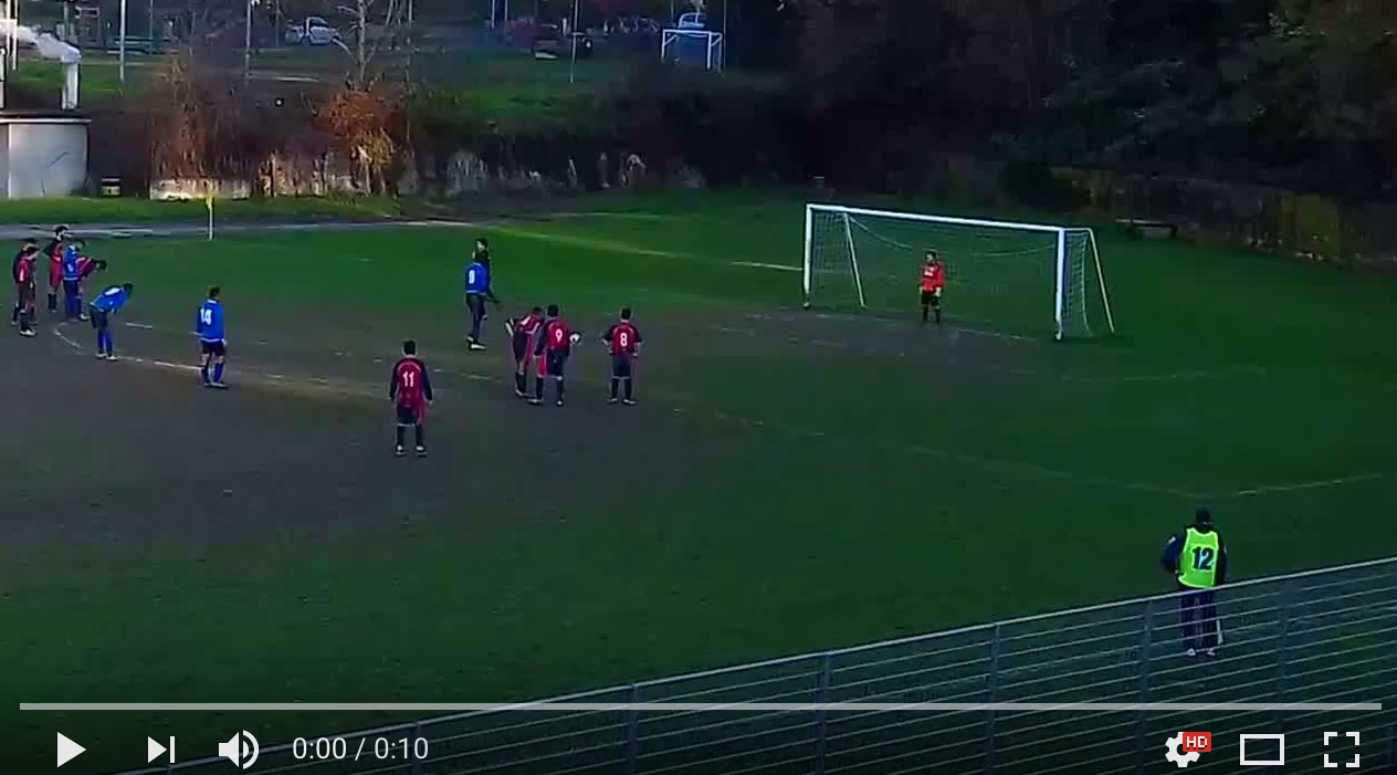 Evade per giocare la partita e sbaglia anche un rigore