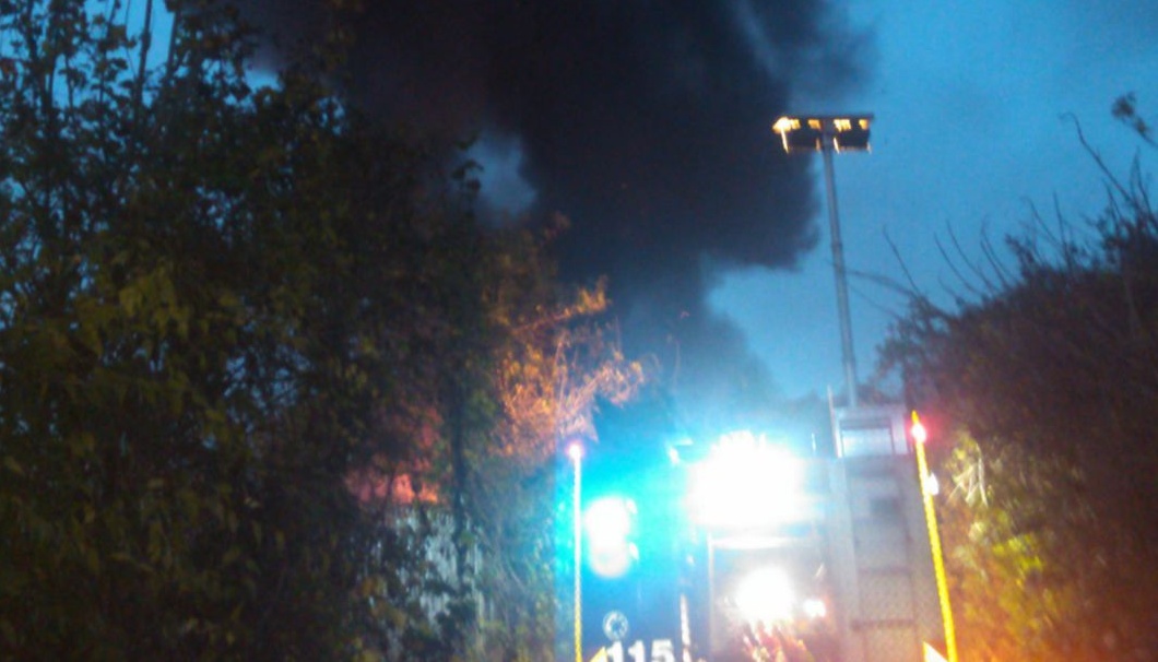 Incendio negli orti tra Brandizzo e Volpiano: fumo visibile dalla tangenziale