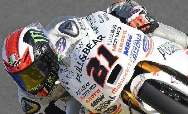 Pecco Bagnaia cade a Valencia