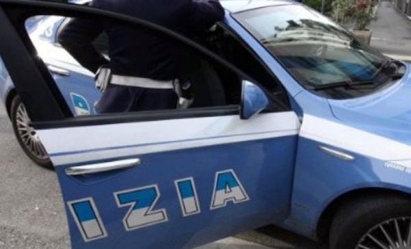 Folle corsa con un’auto rubata per sfuggire alla Polizia arrestato 38enne