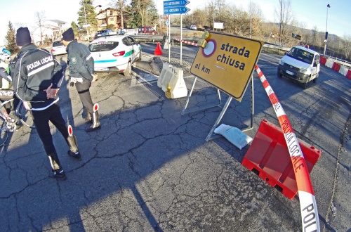 GRAVI DANNI STRUTTURALI: CHIUDE IL PONTE DI VIA CASTIGLIONE