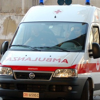 Il dramma: giovane muore schiacciato da un macchinario mentre lavora