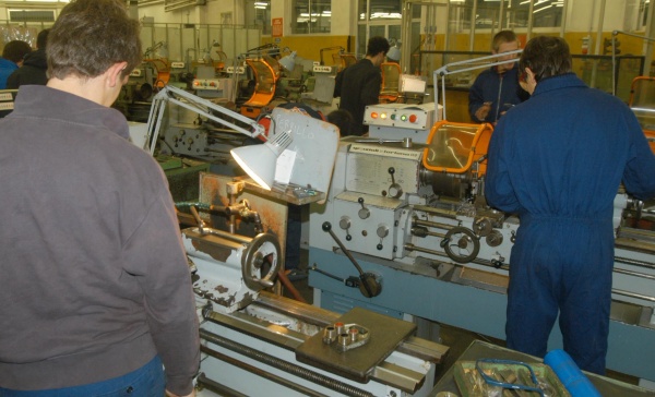 Cassa integrazione per duecento dipendenti
