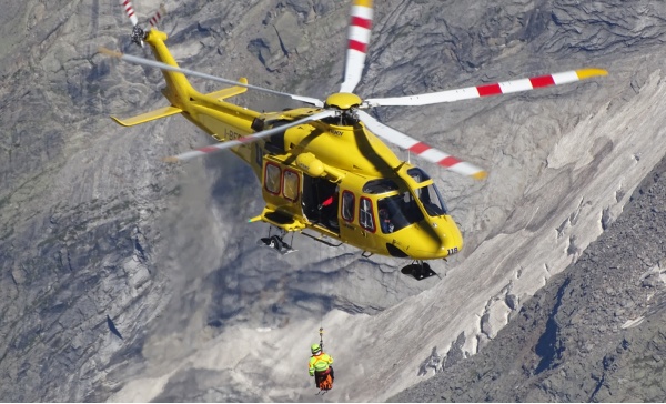 Bimbo di 9 anni cade sulle piste, ha un trauma cranico