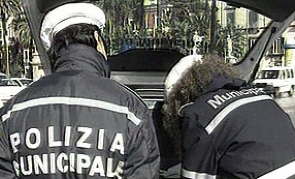 Un’Alfa Gt investe un uomo e una donna: sono gravi