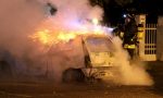 Un'auto prende fuoco a Settimo Torinese