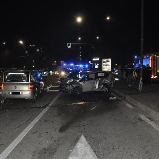 Maxi incidente stradale: scontro tra sette auto