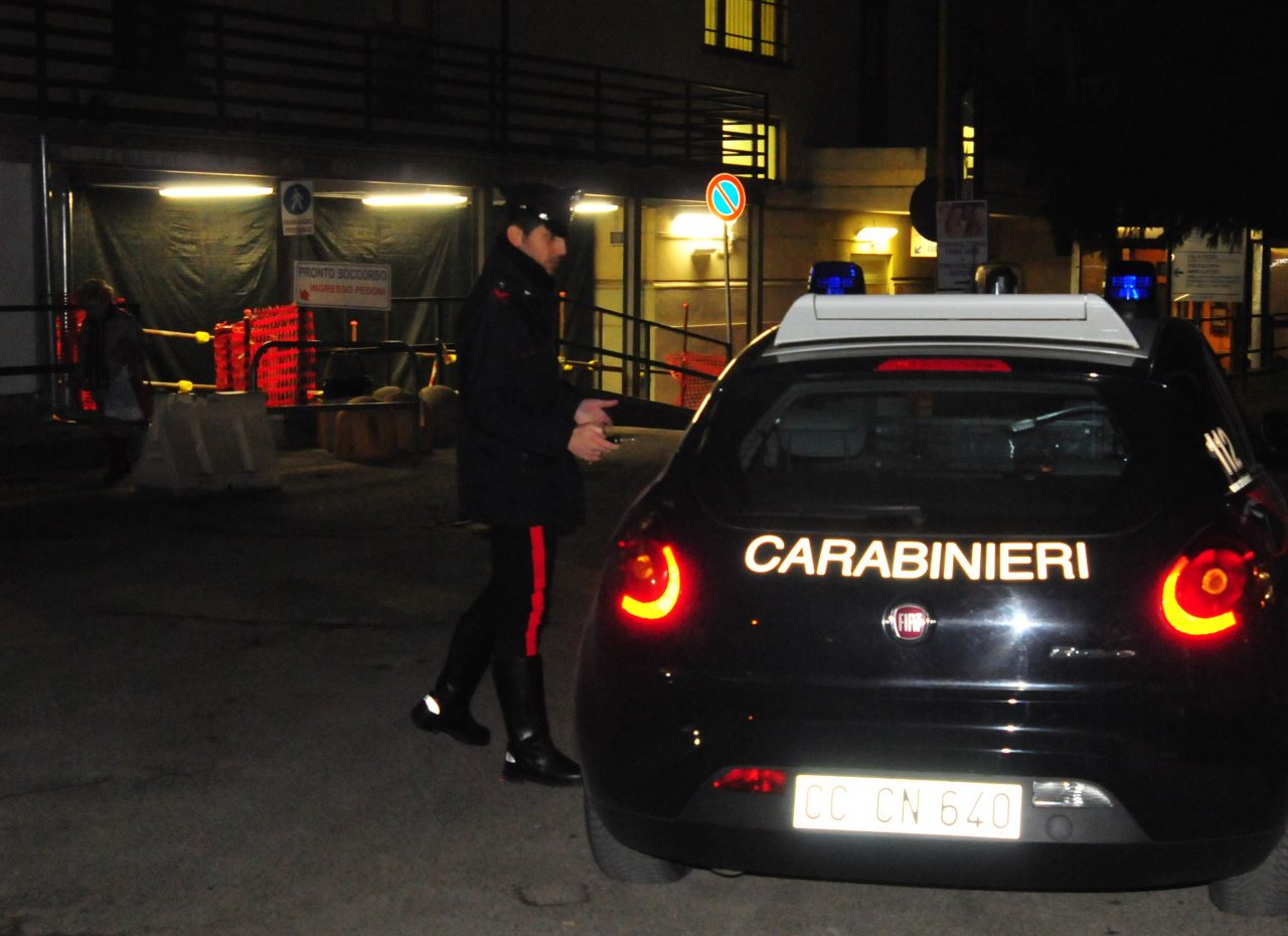 Ubriaco in ospedale, arrestato un settimese