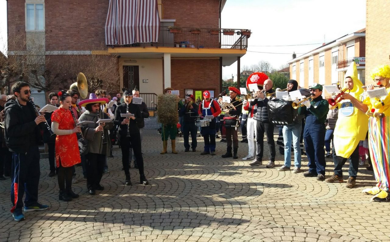 Al via la sfilata dei carri a San Mauro