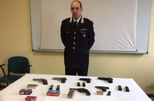 Detenzione abusiva di armi e ricettazione: arrestato 31enne di Caluso