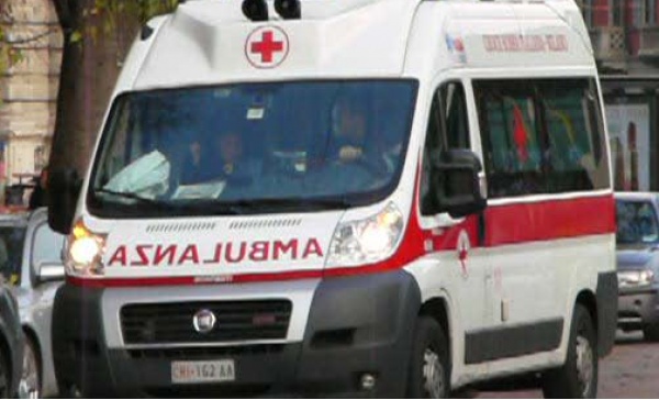 Mamma accoltella il figlio di 7 anni e poi si uccide