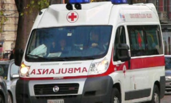 Mamma suicida accoltella il figlio: il bimbo ora sta meglio