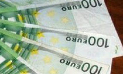 Pagano il pasto con banconote false: tre italiani denunciati