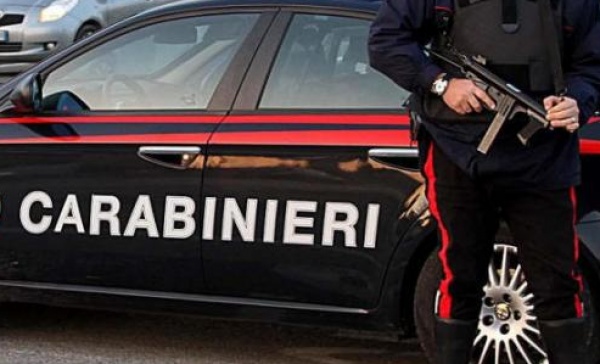 Ruba cosmetici al Conad, arrestato