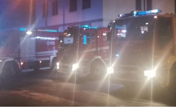 Prende fuoco un condominio