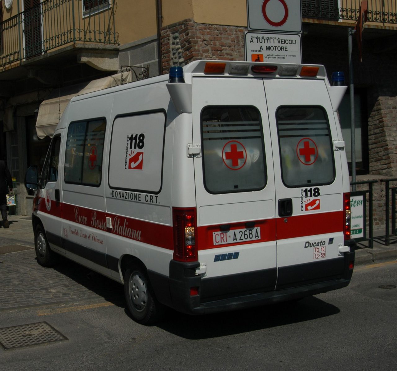 Ragazza investita da una moto: si cercano testimoni
