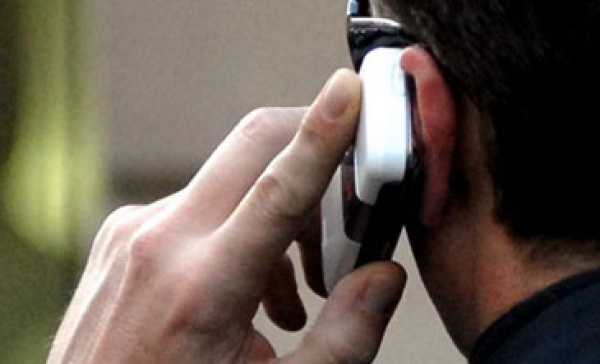 Una chiamata strana spaventa una pensionata