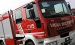 Incendio in una mansarda: distrutto il tetto