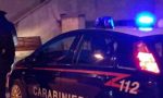 Non si ferma all'alt dei carabinieri e cade in un dirupo: muore 52enne