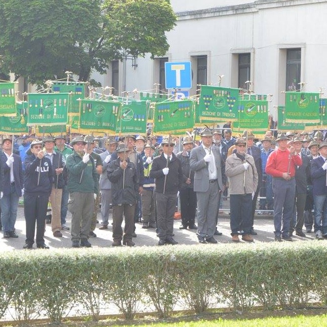 Adunata del Centenario: Milano invasa dagli Alpini
