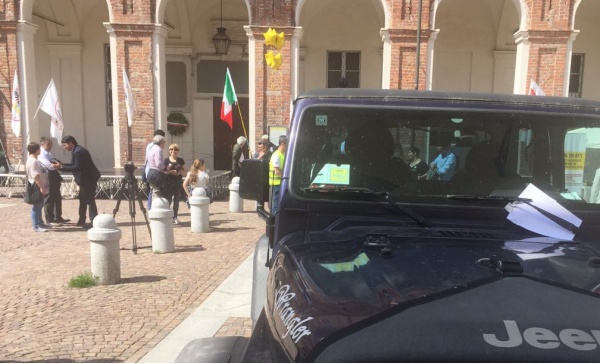 Chivasso, Di Battista in piazza: tutte le foto