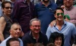 Chivasso, il leader della Lega Salvini tra selfie e saluti