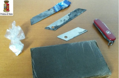 Consegnava la droga in bici: arrestati pusher e cliente