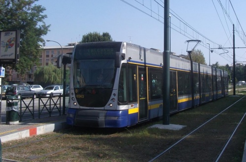 Mattinata nera per i trasporti: deraglia un tram 4 e si blocca la metropolitana