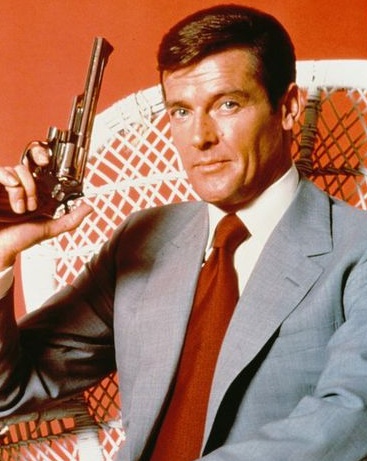 Morto Roger Moore: è stato il terzo James Bond della storia del cinema. Aveva 89 anni