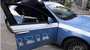 Scippa una donna: arrestato da un poliziotto libero dal servizio