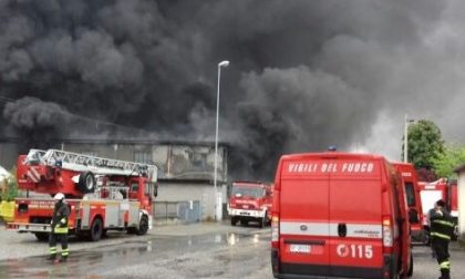 Settimo, azienda in fiamme nella zona industriale