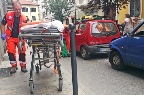 Settimo, incidente in centro città. Un conducente lievemente ferito e traffico in tilt