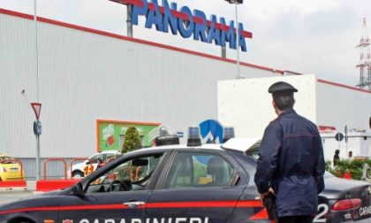 Sputi e graffi in faccia ai carabinieri: arrestata al Panorama