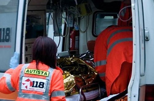 Stroncata da un malore a 21 anni, muore sulla giostra del luna park